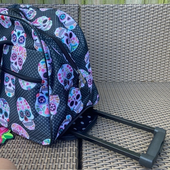 Betsey Johnson Skull Party Sugar Skull Weekender Duffle w/Wheels NWT - Picture 6 of 9